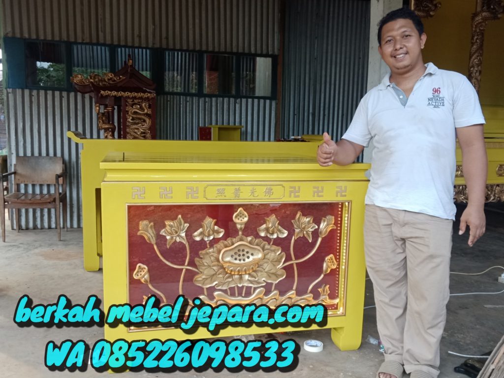 Meja Sembahyang Minimalis
