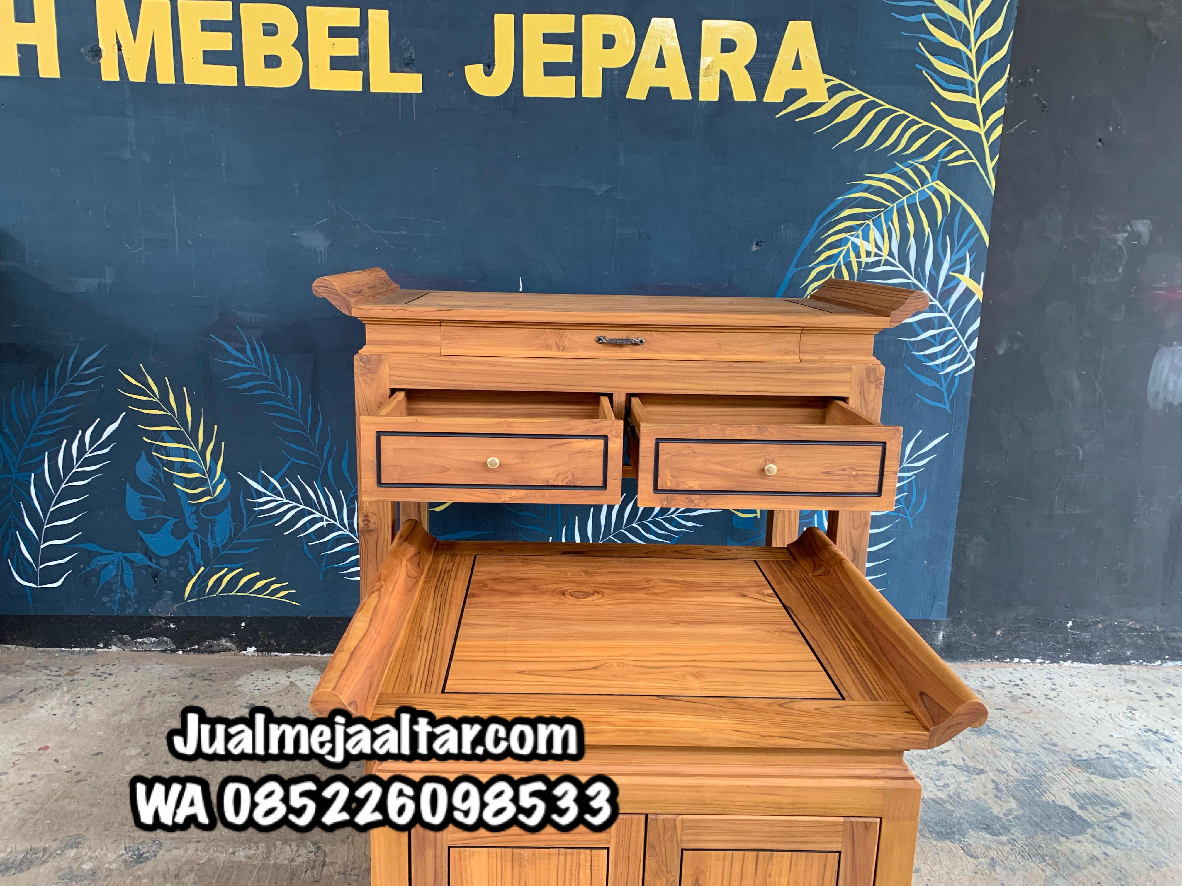 Altar Buddha di rumah